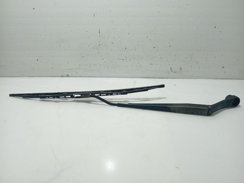 Recambio de brazo limpia delantero derecho para ssangyong kyron 200 xdi limited referencia OEM IAM 7832108000  