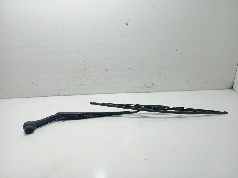 Recambio de brazo limpia delantero derecho para ssangyong kyron 200 xdi limited referencia OEM IAM 7832108000  