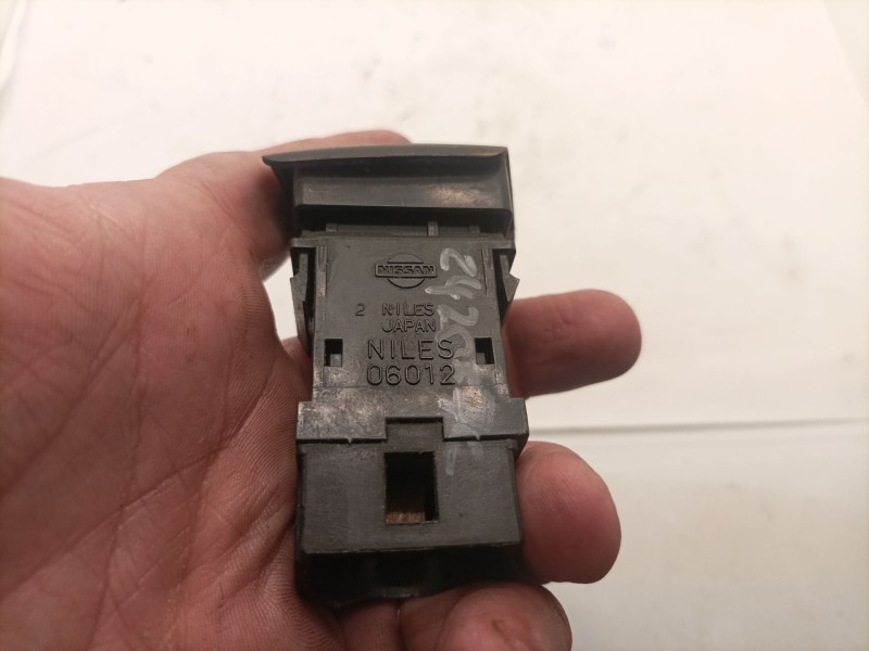 Recambio de warning para nissan terrano ii (r20) 2.7 td 4wd referencia OEM IAM niles 06012  