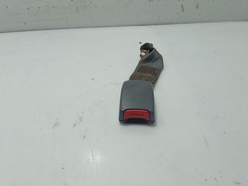 Recambio de anclaje cinturotrasero central para hyundai accent ii (lc) 1.3 referencia OEM IAM 8983025910LT  