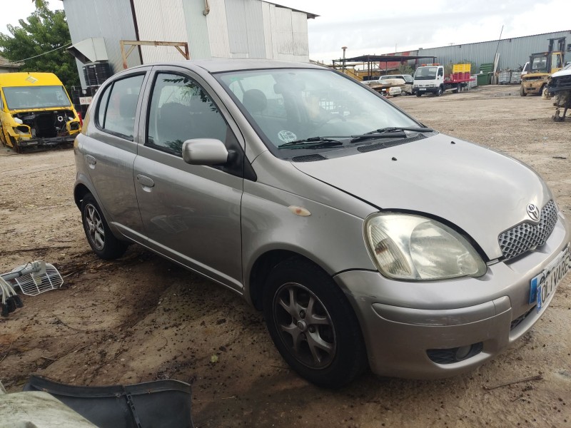 toyota yaris (_p1_) del año 2004