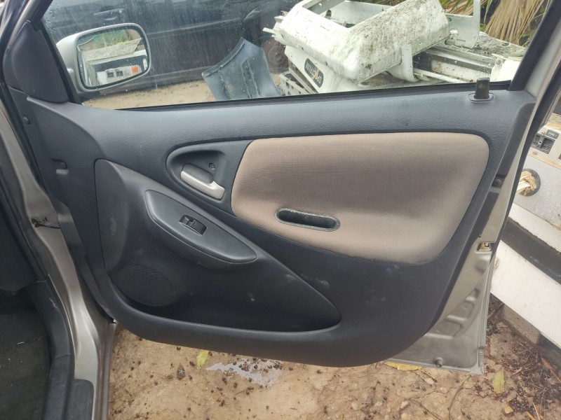 toyota yaris (_p1_) del año 2004