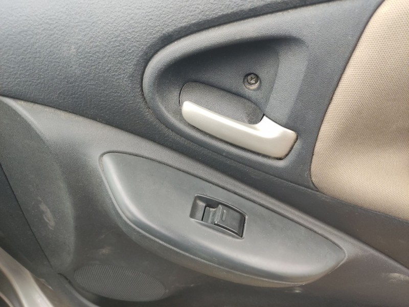 toyota yaris (_p1_) del año 2004