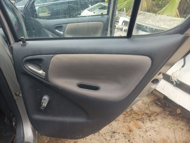 toyota yaris (_p1_) del año 2004