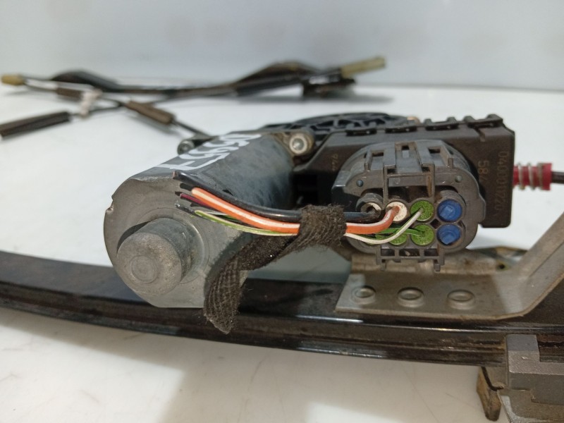 Recambio de elevalunas delantero derecho para ford mondeo iii (b5y) 2.0 tdci referencia OEM IAM 1417697  