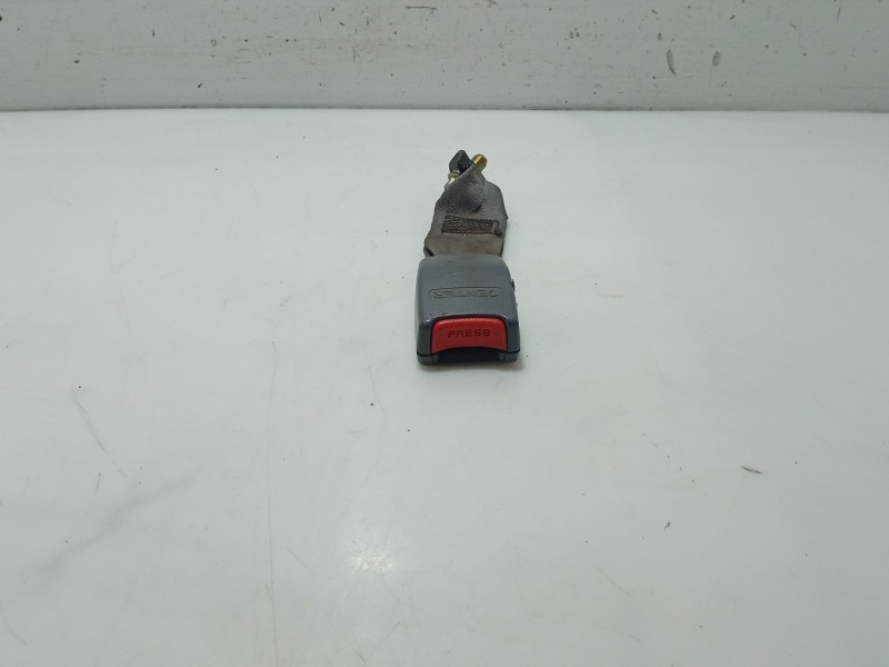 Recambio de anclaje cinturon trasero derecho para hyundai accent ii (lc) 1.3 referencia OEM IAM 8983025010LT  