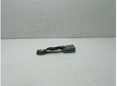 Recambio de anclaje cinturotrasero central para hyundai accent ii (lc) 1.3 referencia OEM IAM 8983025910LT  