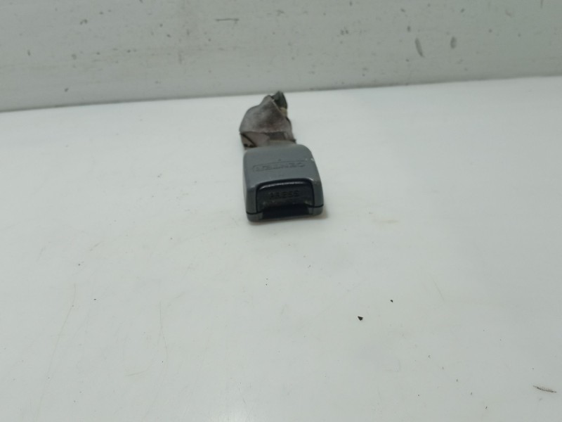 Recambio de anclaje cinturotrasero central para hyundai accent ii (lc) 1.3 referencia OEM IAM 8983025910LT  