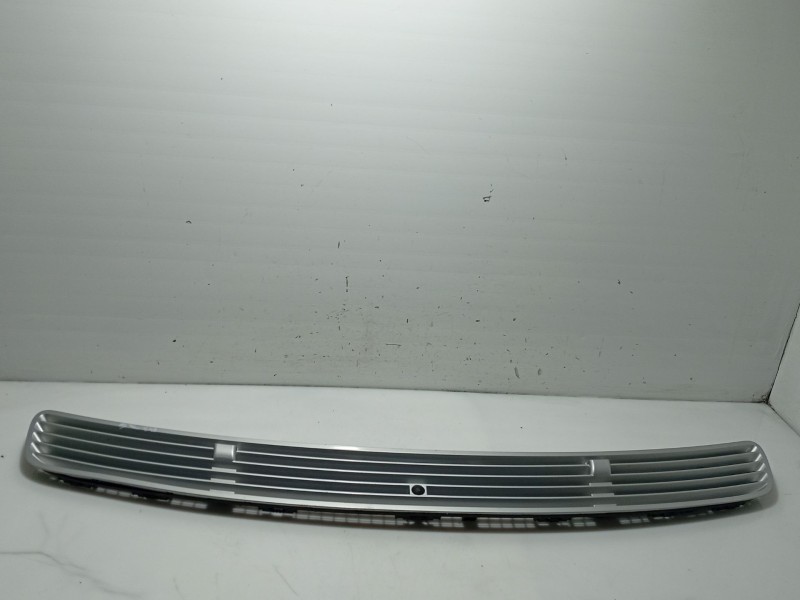 Recambio de moldura para mercedes-benz clase c (w203) c 180 (203.035) referencia OEM IAM   