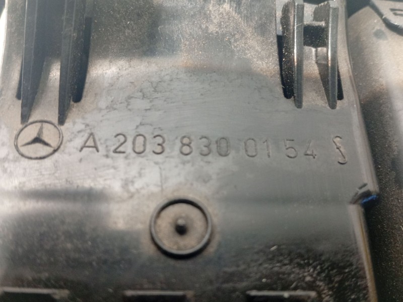 Recambio de moldura para mercedes-benz clase c (w203) c 180 (203.035) referencia OEM IAM A2038300154  