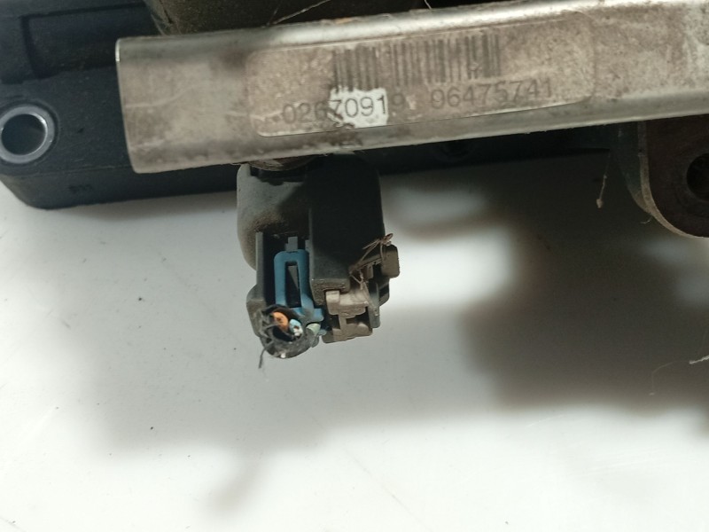 Recambio de colector admision para chevrolet aveo / kalos sedán (t250, t255) 1.4 referencia OEM IAM 1023860S01  