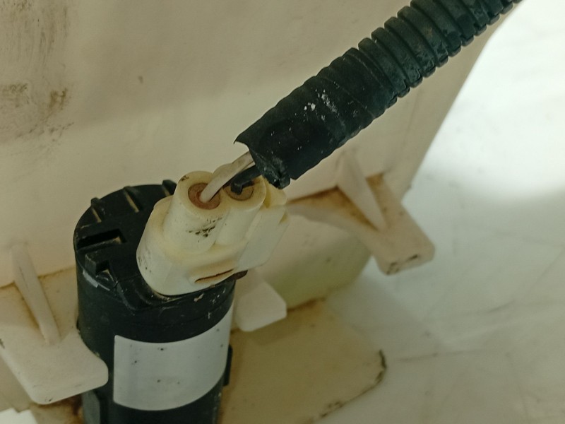 Recambio de deposito limpia para chevrolet aveo / kalos sedán (t250, t255) 1.4 referencia OEM IAM 96643233  