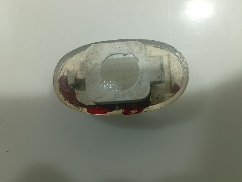 Recambio de piloto lateral izquierdo para chevrolet aveo / kalos sedán (t250, t255) 1.4 referencia OEM IAM 42395702  