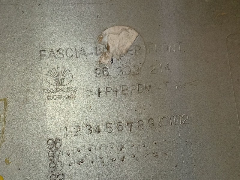 Recambio de paragolpes delantero para daewoo lanos (klat) 1.3 referencia OEM IAM S6720006  