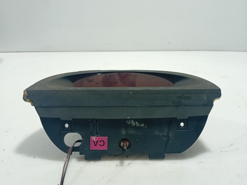 Recambio de luz central de freno para daewoo lanos (klat) 1.3 referencia OEM IAM 074664  