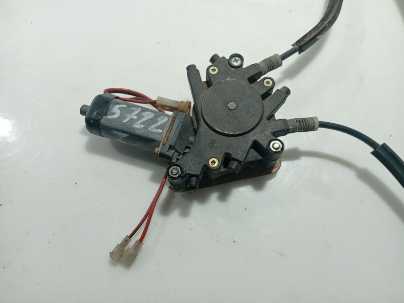 Recambio de elevalunas delantero izquierdo para daewoo lanos (klat) 1.3 referencia OEM IAM 96130207  