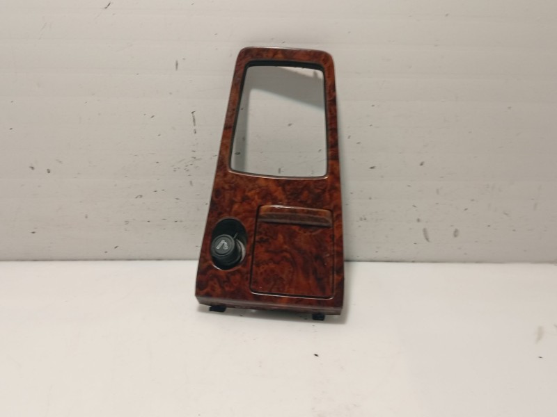 Recambio de moldura para nissan primera hatchback (p11) 2.0 td referencia OEM IAM 969352F910  