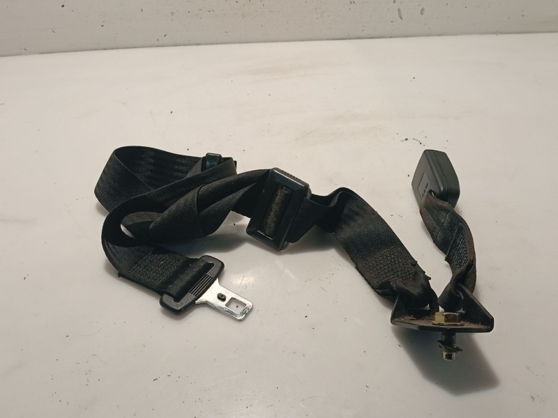 Recambio de anclaje cinturotrasero central para nissan primera hatchback (p11) 2.0 td referencia OEM IAM 888632F010  