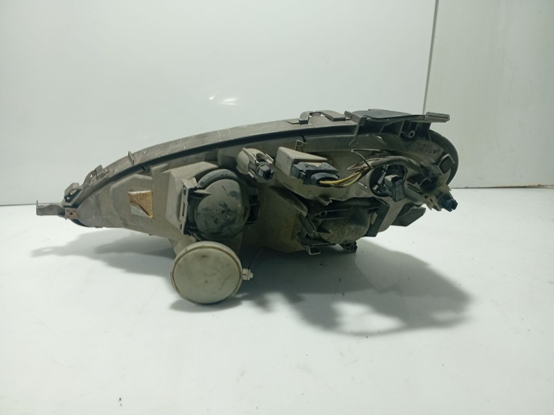 Recambio de faro derecho para mercedes-benz clase a (w168) 1.4 cat referencia OEM IAM A1688200261  