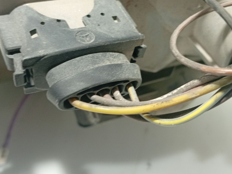 Recambio de faro derecho para mercedes-benz clase a (w168) 1.4 cat referencia OEM IAM A1688200261  