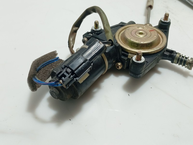 Recambio de elevalunas delantero derecho para kia sephia sedán (fa) 1.5 i referencia OEM IAM 0K2A258560B  