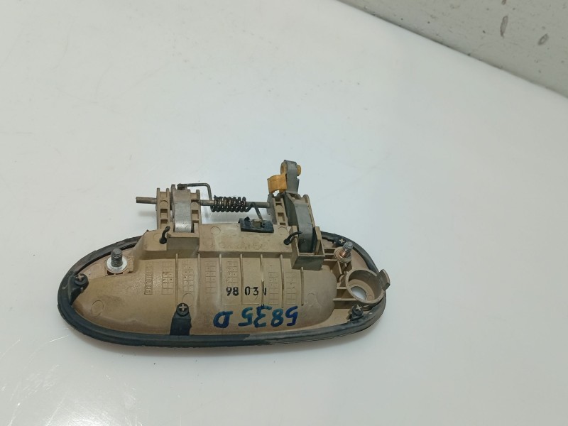 Recambio de maneta exterior delantera derecha para kia sephia sedán (fa) 1.5 i referencia OEM IAM 0K2A1584104R 0K2A158410C3 / 0K