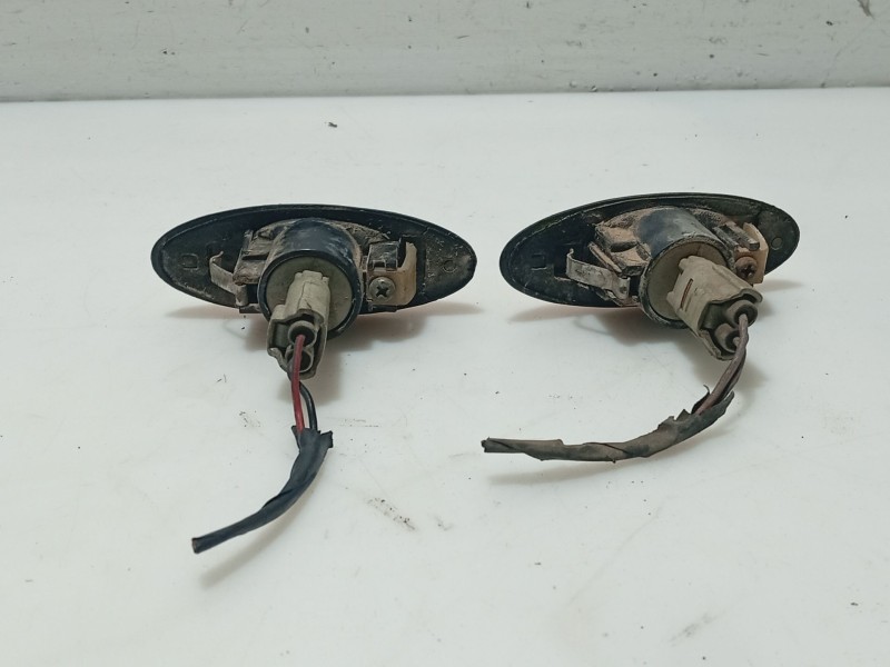 Recambio de piloto lateral izquierdo para kia sephia sedán (fa) 1.5 i referencia OEM IAM 0K21G51130A  