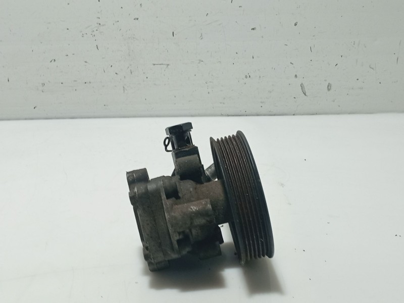 Recambio de bomba servodireccion para kia cerato i sedán (ld) 2.0 crdi referencia OEM IAM 571002F200  