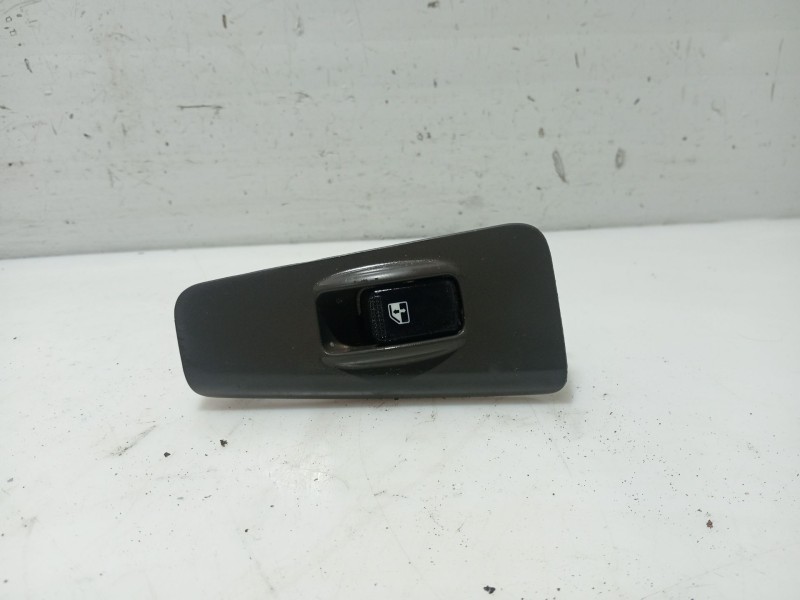 Recambio de mando elevalunas trasero izquierdo para kia cerato i sedán (ld) 2.0 crdi referencia OEM IAM 935802F000GW  