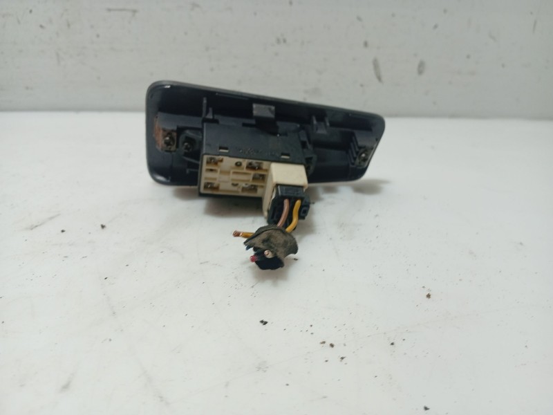 Recambio de mando elevalunas trasero izquierdo para kia cerato i sedán (ld) 2.0 crdi referencia OEM IAM 935802F000GW  