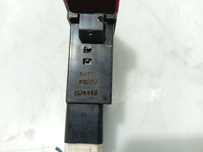 Recambio de warning para kia rio i hatchback (dc) 1.5 16v referencia OEM IAM 84776FD000  