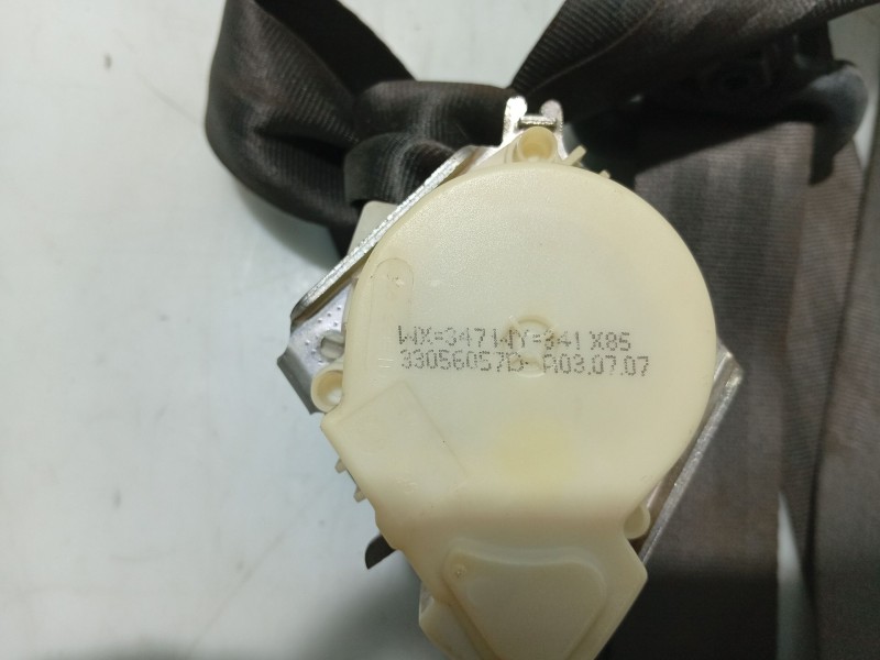 Recambio de cinturon seguridad trasero central para renault clio iii referencia OEM IAM 8200683944  