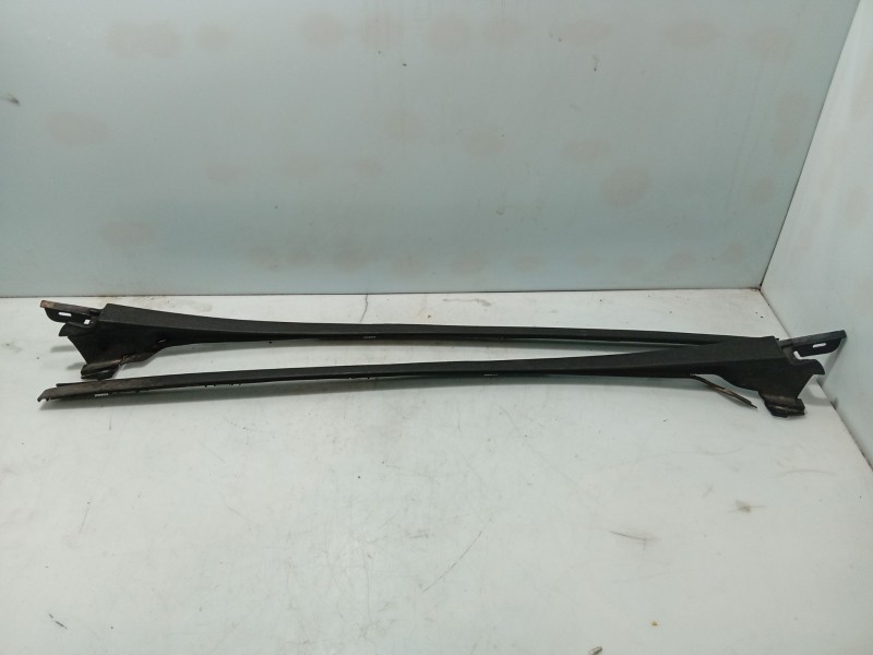 Recambio de moldura para renault clio iii referencia OEM IAM   