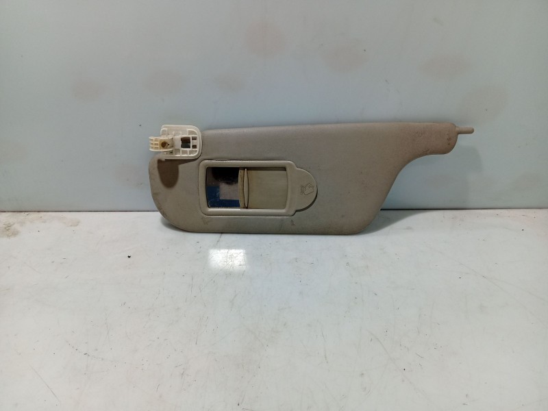 Recambio de parasol derecho para renault clio iii referencia OEM IAM 8200294229  