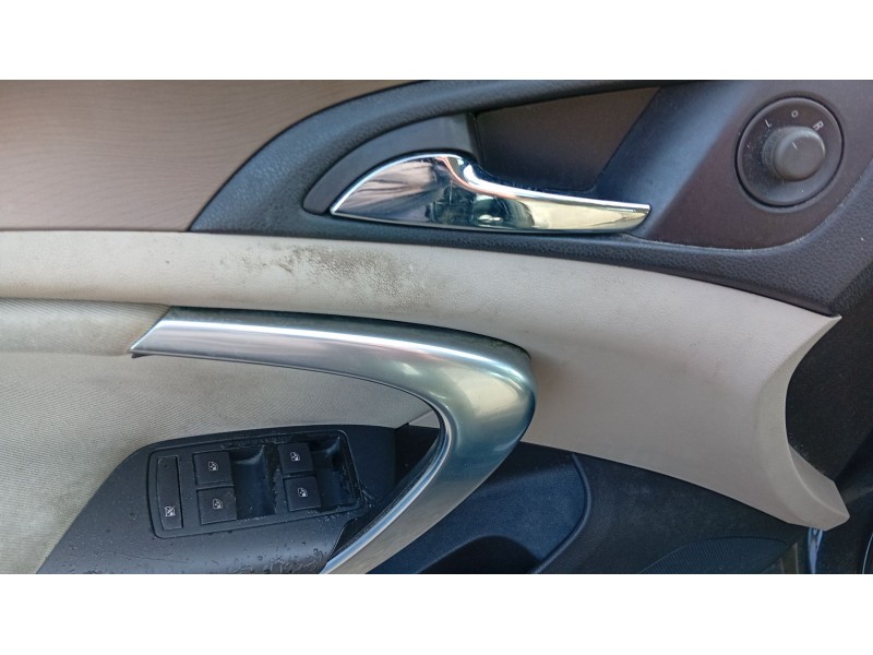 opel insignia a (g09) del año 2011