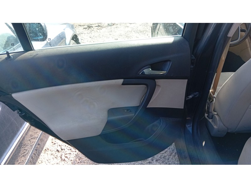 opel insignia a (g09) del año 2011