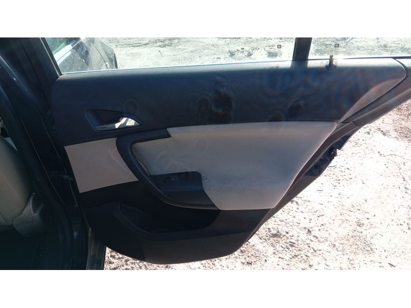 opel insignia a (g09) del año 2011