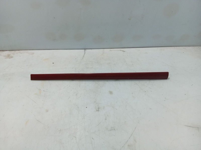 Recambio de moldura para renault clio iii referencia OEM IAM 8200407880  
