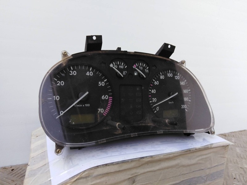 Recambio de cuadro instrumentos para volkswagen polo berlina (6n1) básico   |   09.96 - 12.98 | 1996 - 1998 | 50 cv / 37 kw refe