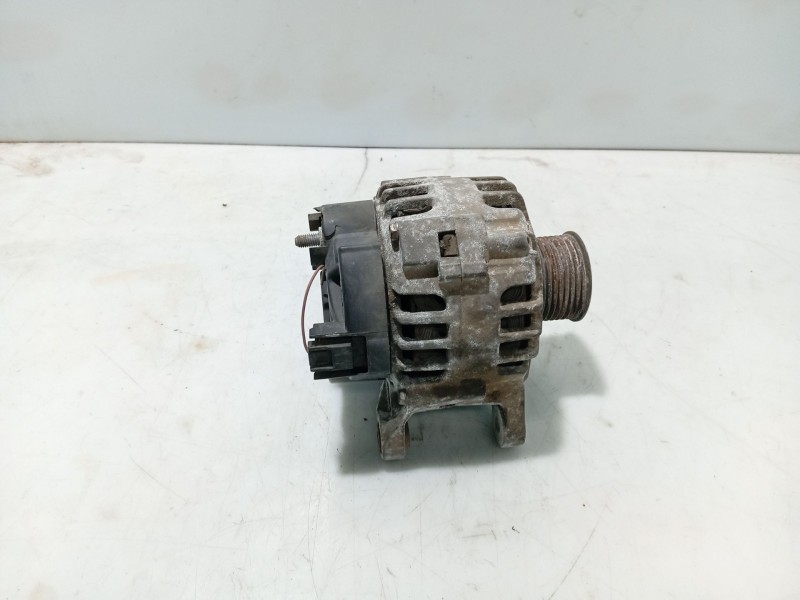 Recambio de alternador para renault clio iii referencia OEM IAM TG9B042 2534509A 