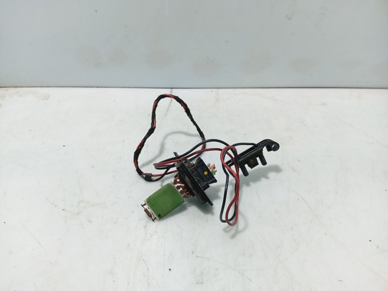 Recambio de resistencia calefaccion para renault clio iii referencia OEM IAM B837  