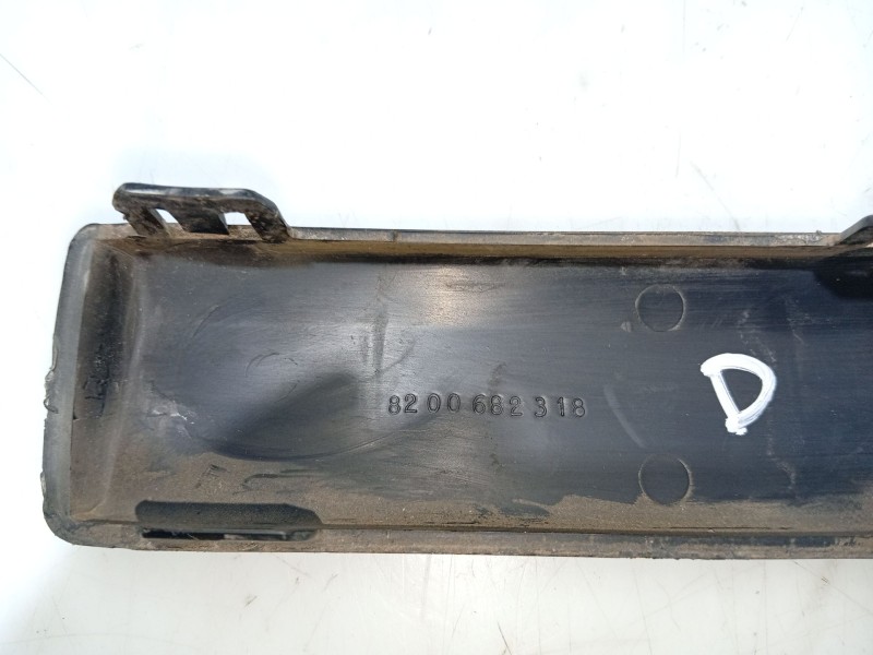 Recambio de moldura para renault clio iii referencia OEM IAM   