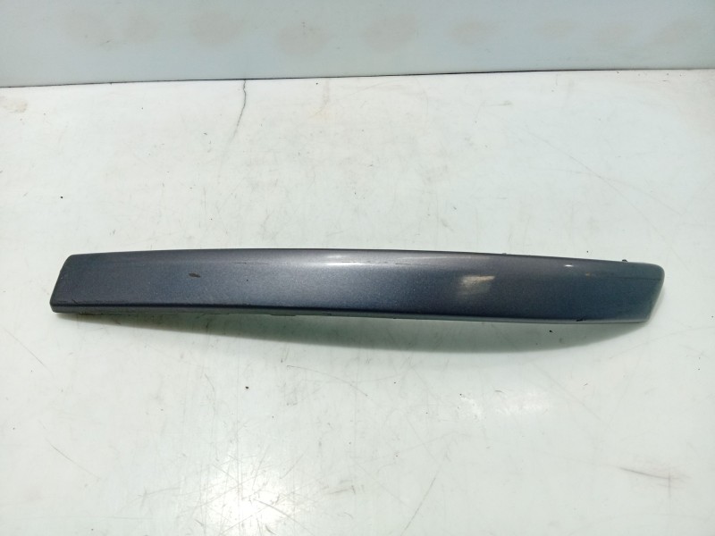Recambio de moldura para renault clio iii referencia OEM IAM   