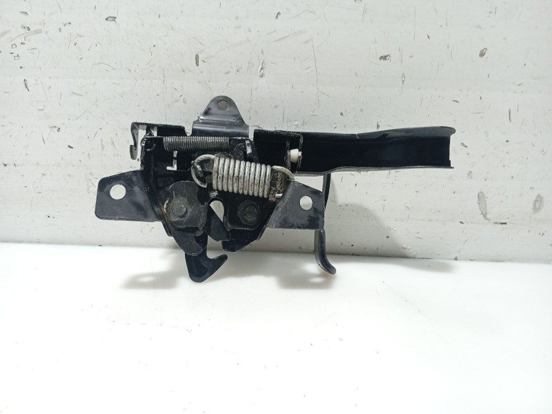 Recambio de cerradura capot para ssangyong kyron 200 xdi limited referencia OEM IAM 7111008003  