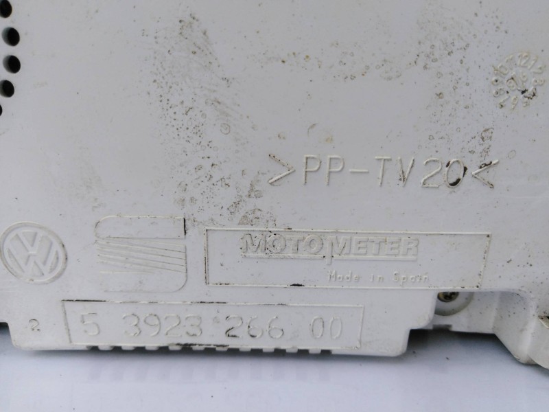 Recambio de cuadro instrumentos para volkswagen polo berlina (6n1) básico   |   09.96 - 12.98 | 1996 - 1998 | 50 cv / 37 kw refe