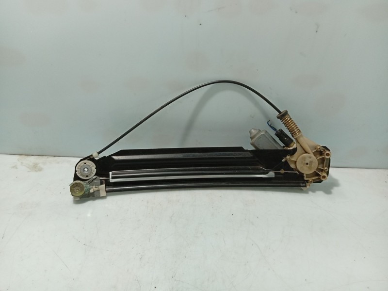 Recambio de elevalunas trasero izquierdo para bmw serie 5 berlina (e39) 520i exclusive referencia OEM IAM 51358252429  