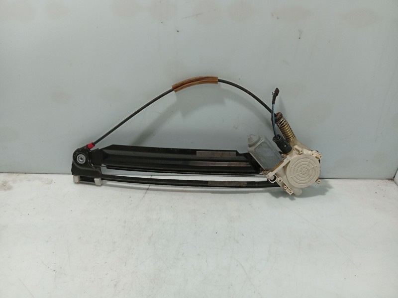 Recambio de elevalunas trasero derecho para bmw serie 5 berlina (e39) 520i exclusive referencia OEM IAM 51358252430  
