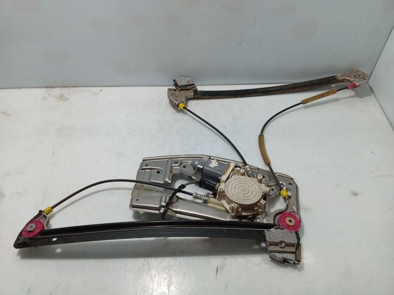 Recambio de elevalunas delantero derecho para bmw serie 5 berlina (e39) 520i exclusive referencia OEM IAM 51338252394  