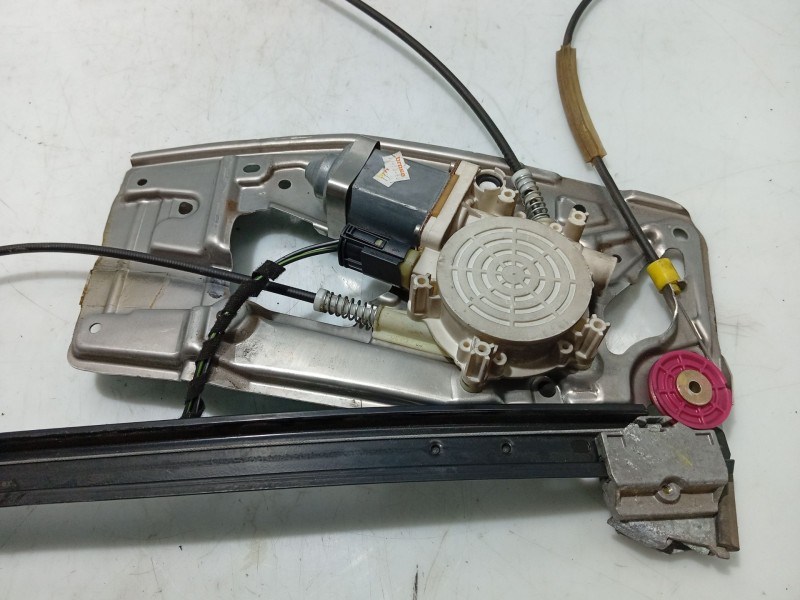 Recambio de elevalunas delantero derecho para bmw serie 5 berlina (e39) 520i exclusive referencia OEM IAM 51338252394  