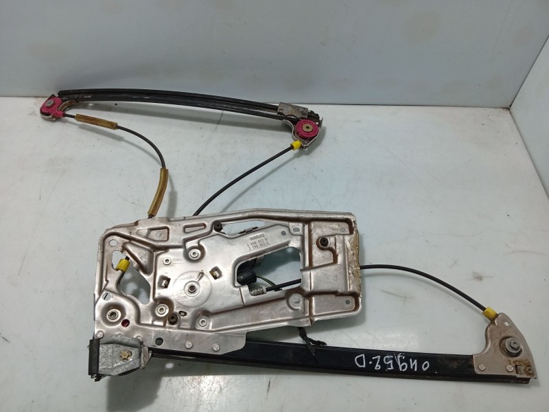 Recambio de elevalunas delantero derecho para bmw serie 5 berlina (e39) 520i exclusive referencia OEM IAM 51338252394  